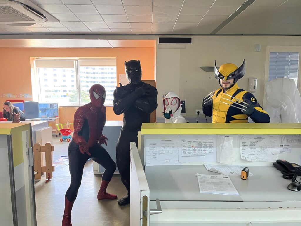 Animation de l'association Heroes Academy auprès des enfants Spider-Man, Black-Panther, Wolverine Animation au centre hospitalier de Pellegrin Pédiatrie Bordeaux