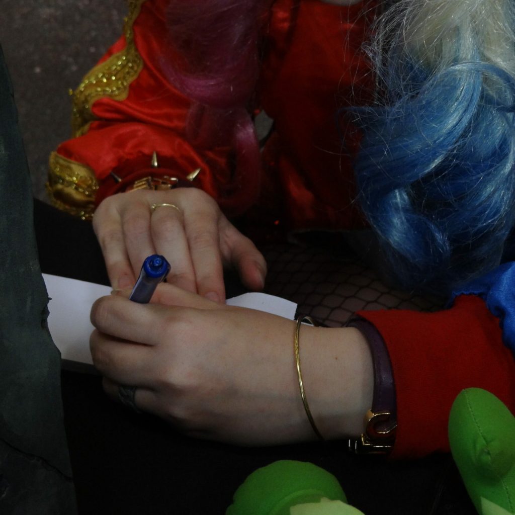 Moyens de soutenir l’association Heroes Academy Cosplay Harley Quinn